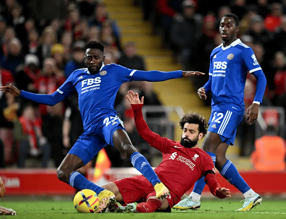 亚博体育平台-包含赛地聚焦：法甲关键时刻热度飙升，阿森纳再遭质疑，话题不断，临场指挥获称赞的词条-亚博体育平台