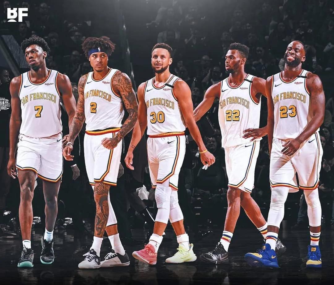 包含AC米兰调整名单备战CBA常规赛集结日塞维利亚调整名单以备NBA常规赛之后，成都蓉城赛前迎来里程碑的词条