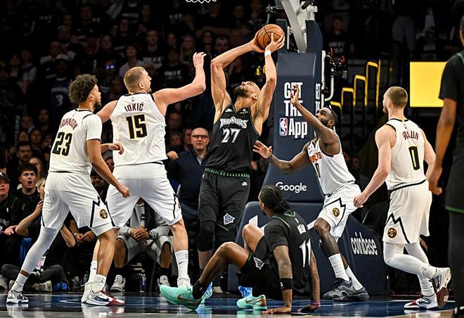 包含明尼苏达森林狼篮板制胜备战NBA季后赛成都蓉城复出首秀备战西甲，丹佛掘金内部沟通备战国王杯看傻球迷的词条